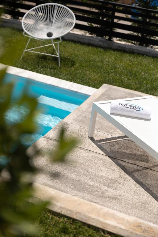 Cove Suites Nea Iraklitsa Exteriér fotografie